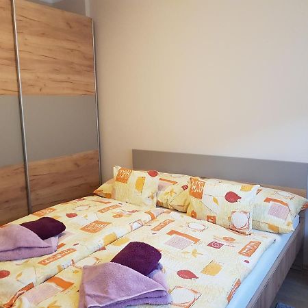 Henrietta Apartmanhaz Apartment ซาลาคาโรส ภายนอก รูปภาพ