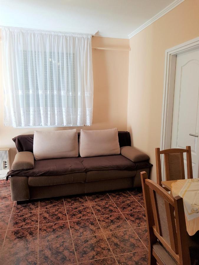 Henrietta Apartmanhaz Apartment ซาลาคาโรส ภายนอก รูปภาพ