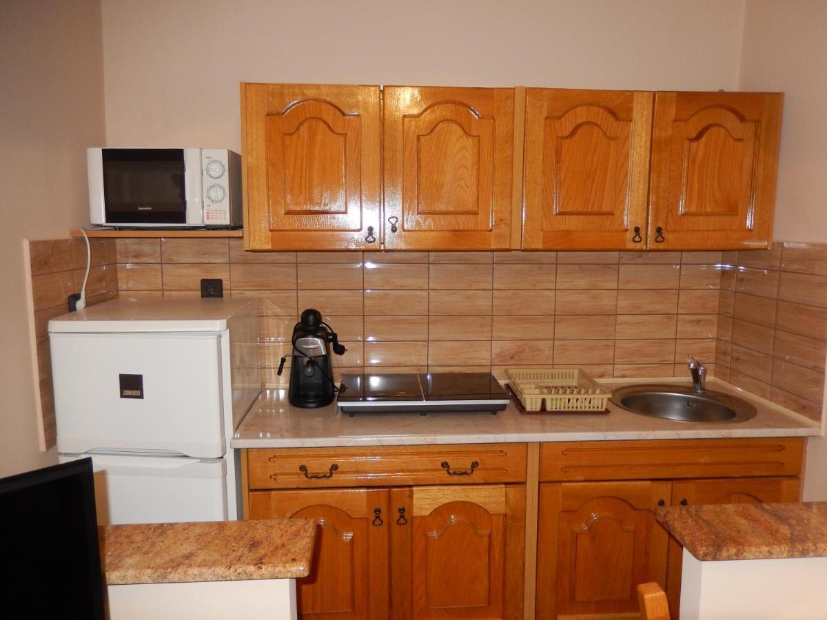 Henrietta Apartmanhaz Apartment ซาลาคาโรส ภายนอก รูปภาพ