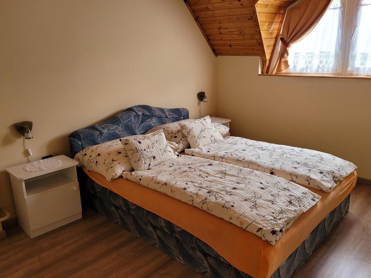 Henrietta Apartmanhaz Apartment ซาลาคาโรส ภายนอก รูปภาพ