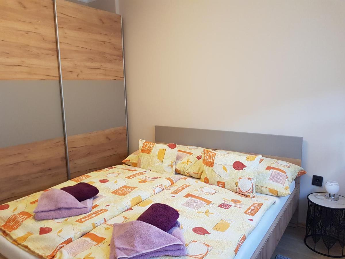Henrietta Apartmanhaz Apartment ซาลาคาโรส ภายนอก รูปภาพ