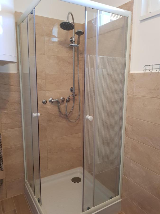 Henrietta Apartmanhaz Apartment ซาลาคาโรส ภายนอก รูปภาพ